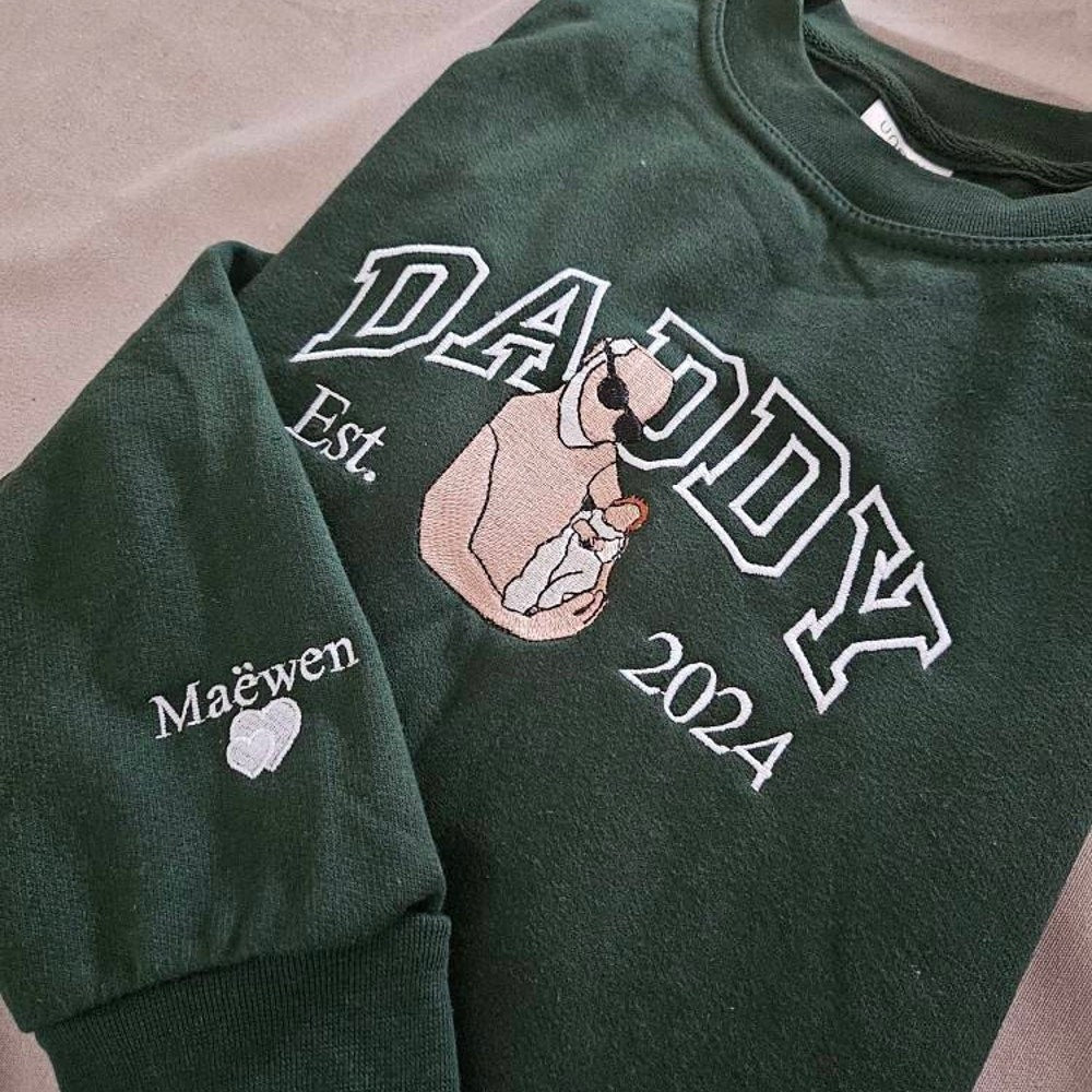 custom-embroidered-dad-sweatshirt-with-photo-gift-for-dad-from-mom
