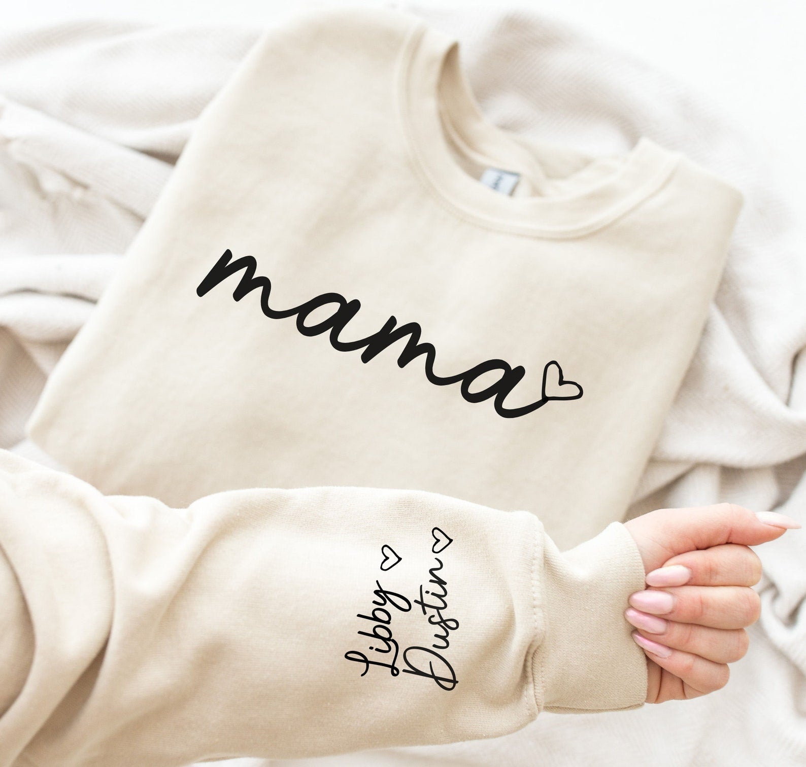 personalized-mama-sweatshirt-with-kid-names-on-sleeve-mothers-day-gift