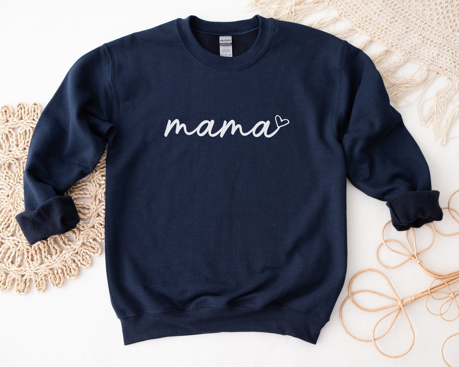 personalized-mama-sweatshirt-with-kid-names-on-sleeve-mothers-day-gift