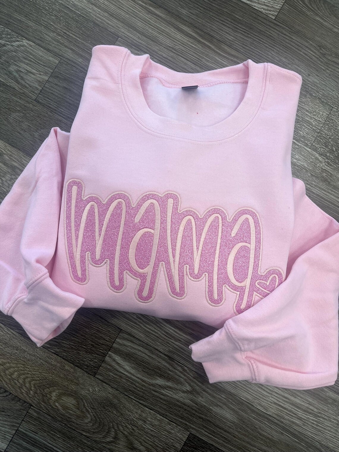 custom-mama-glitter-applique-sweatshirt-with-heart-glitter-design-mothers-day-gifts