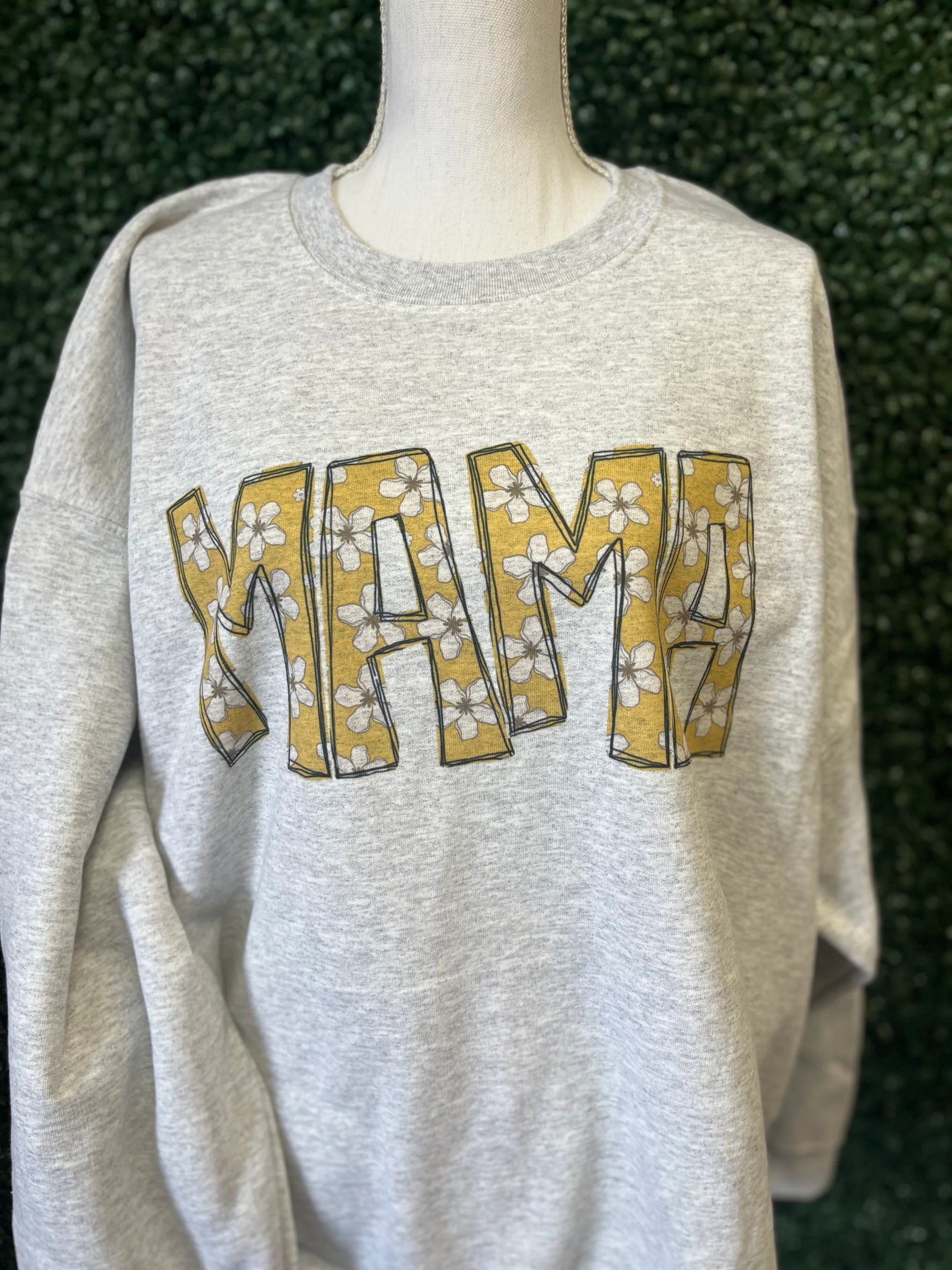 custom-name-sweatshirts-mothers-day-gifts-for-mama-grandma