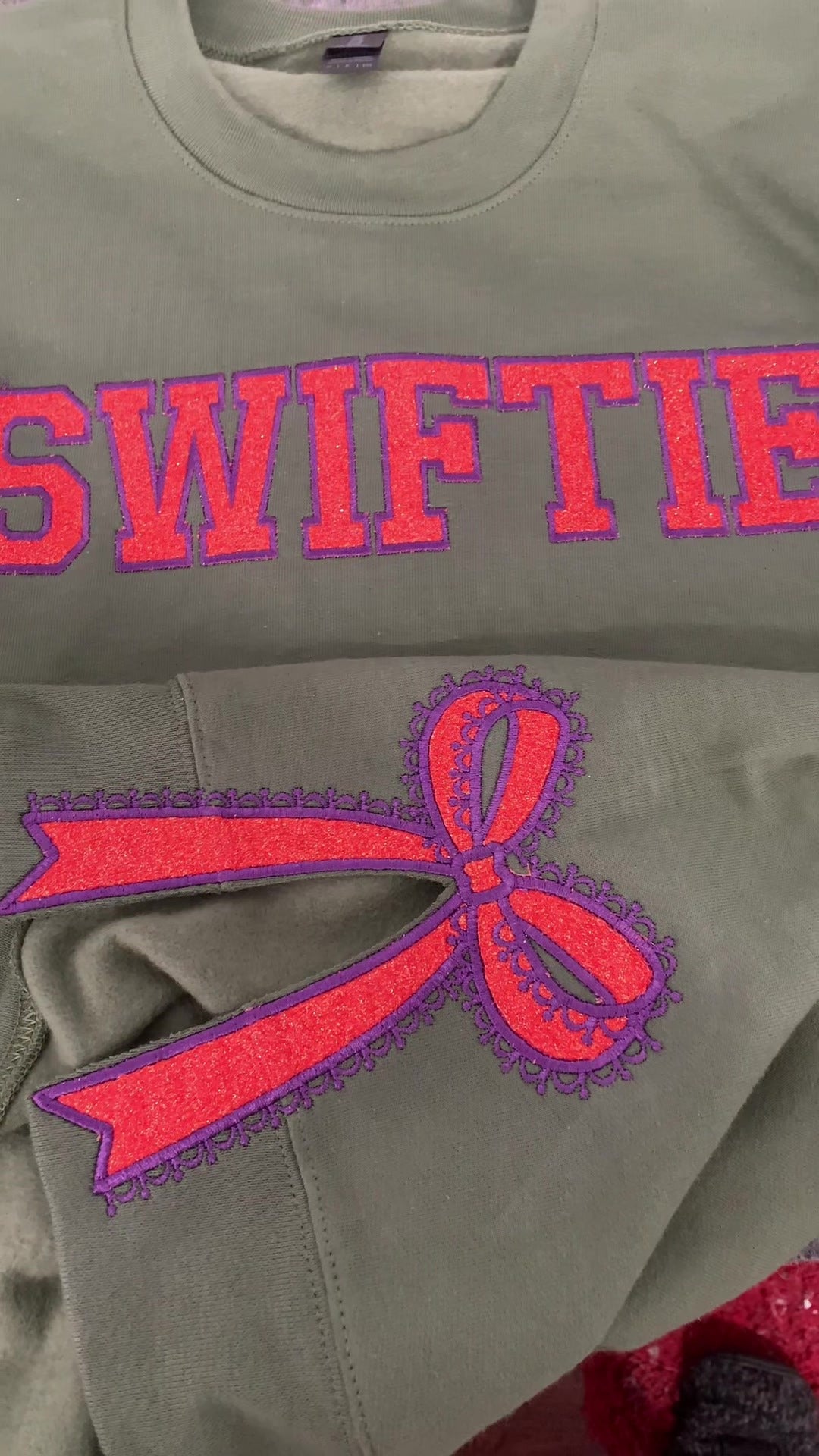 custom-glitter-embroidered-lace-side-bow-mama-sweatshirt-mothers-day-gifts