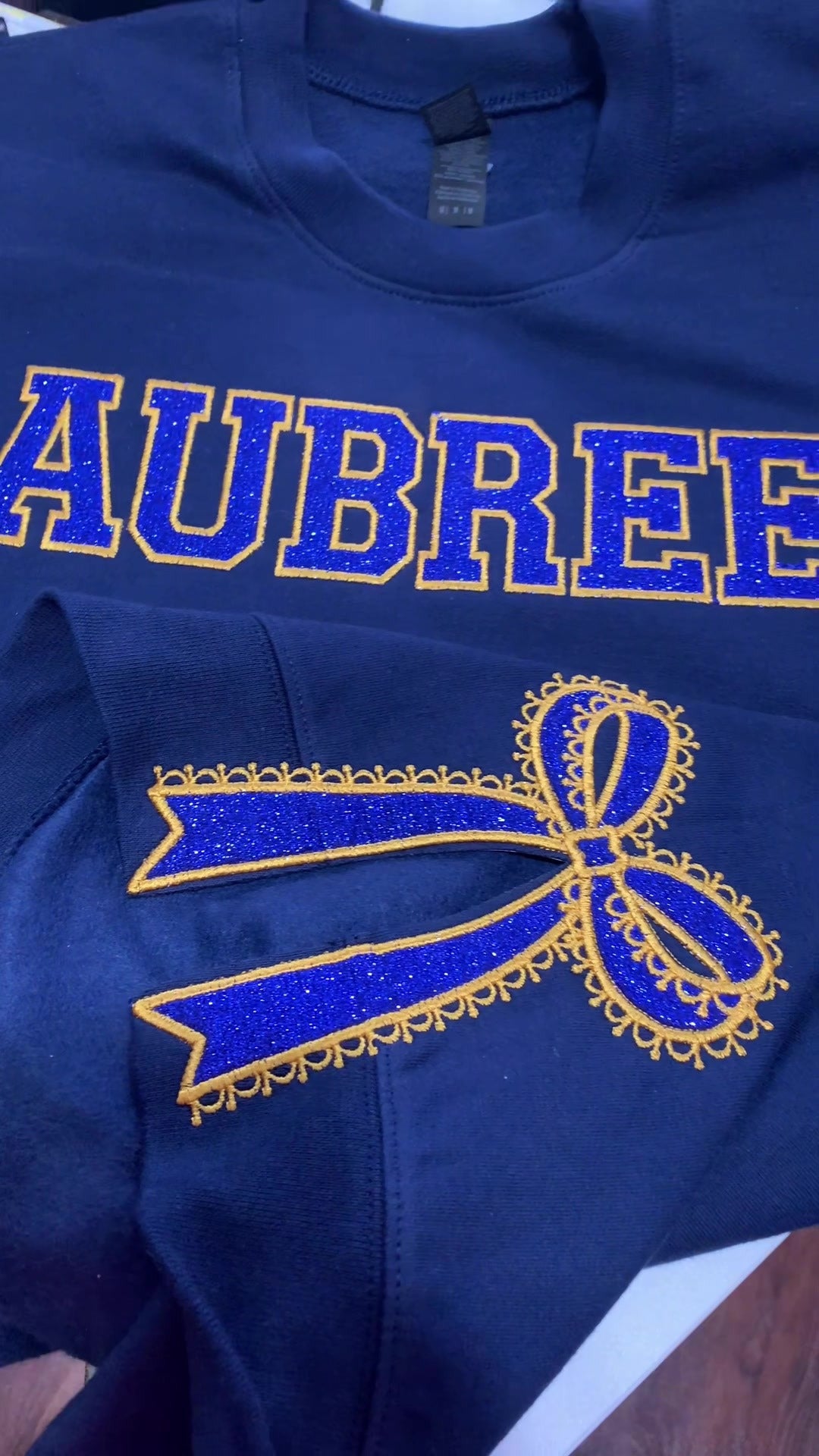 custom-glitter-embroidered-lace-side-bow-mama-sweatshirt-mothers-day-gifts